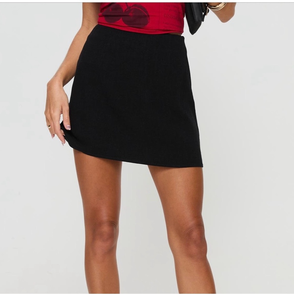 Princess Polly Black Selby Miniskirt. Size 6